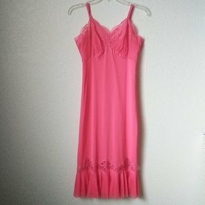 Vintage nylon vanity Fair full slip as. 34